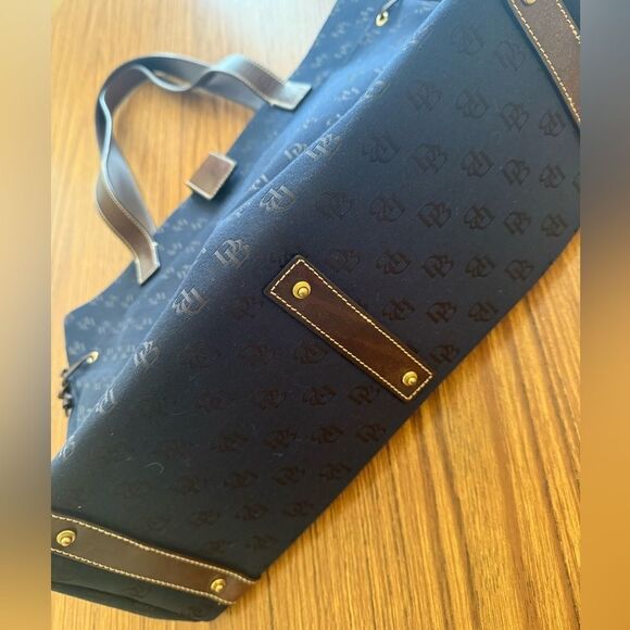 Dooney & Bourke - Navy & Brown Large Tote Bag, Pouch, license holder, keychain - Picture 4 of 13